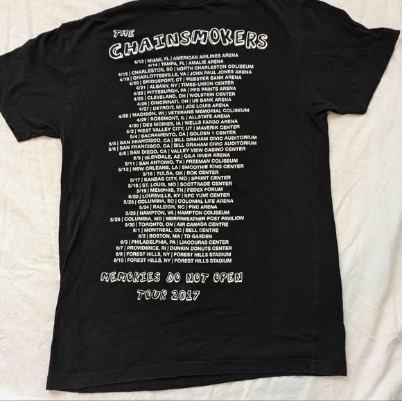 The Chainsmokers Vintage 2017 Concert Tee Memories Do Not Open Loc/Dates Back - Picture 6 of 7